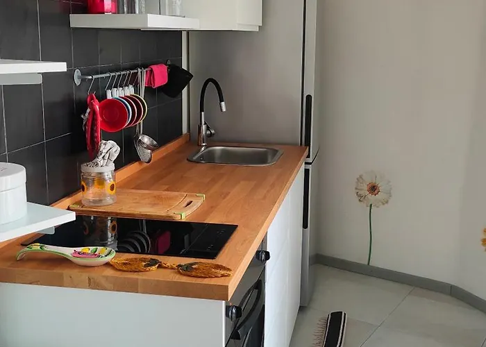 Ottima Location Presso Lido Tabu בית נופש